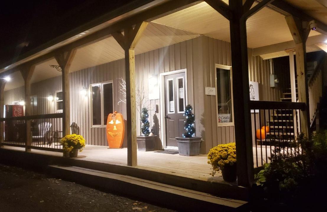 Marblewood Village Resort Steady Brook Bagian luar foto