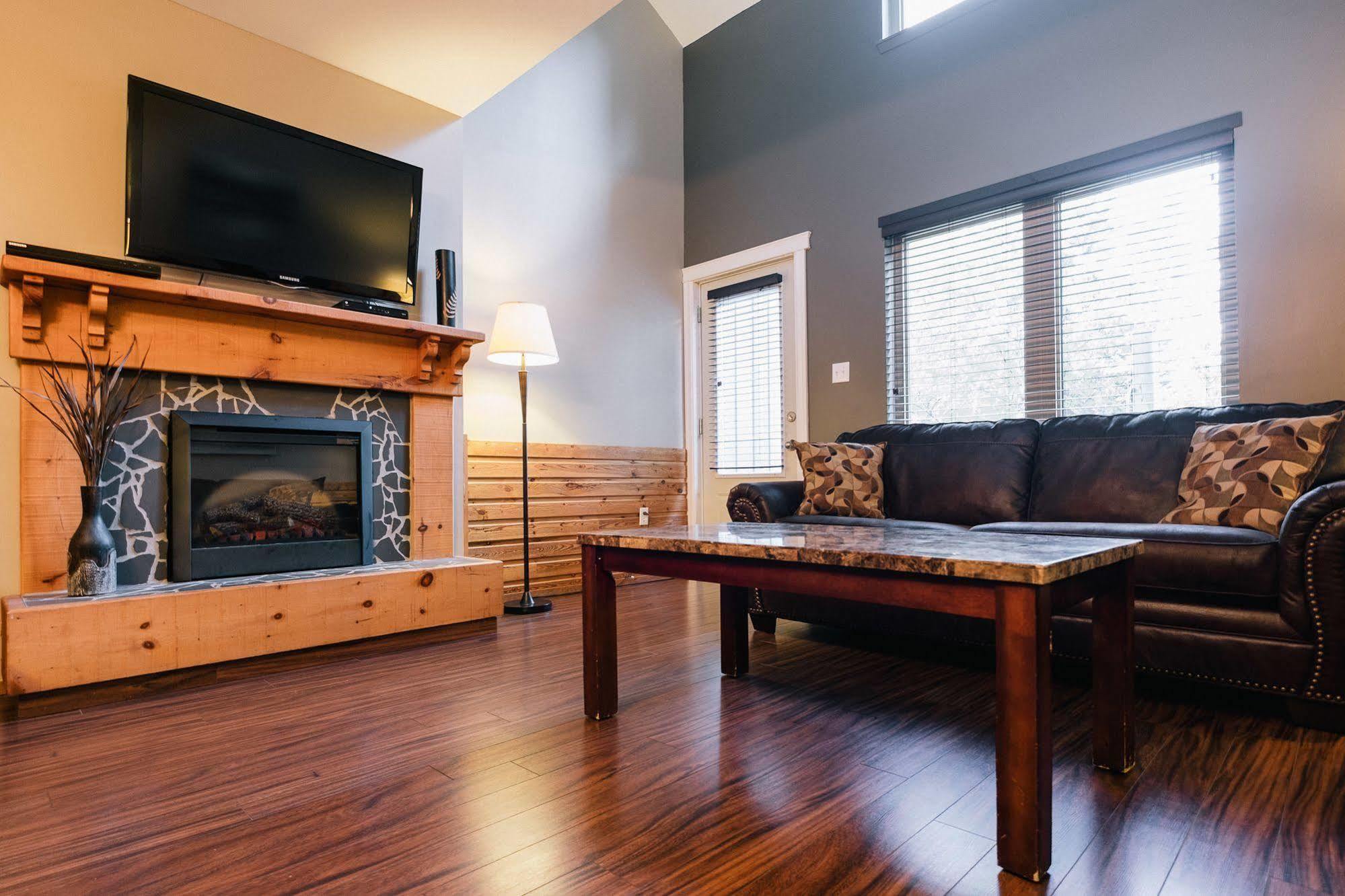 Marblewood Village Resort Steady Brook Bagian luar foto